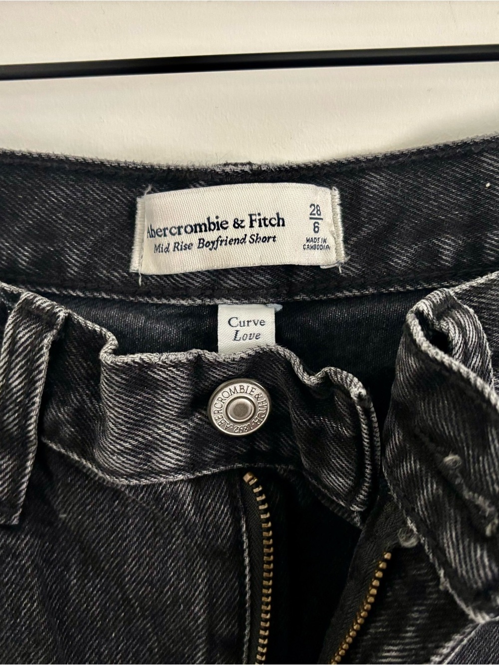 Abercrombie & Fitch Black Mid Rise Boyfriend Jeans Short